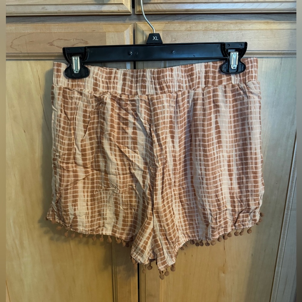 Stylish Coral Pom-Pom Trim Women's Shorts - Picture 4 of 10